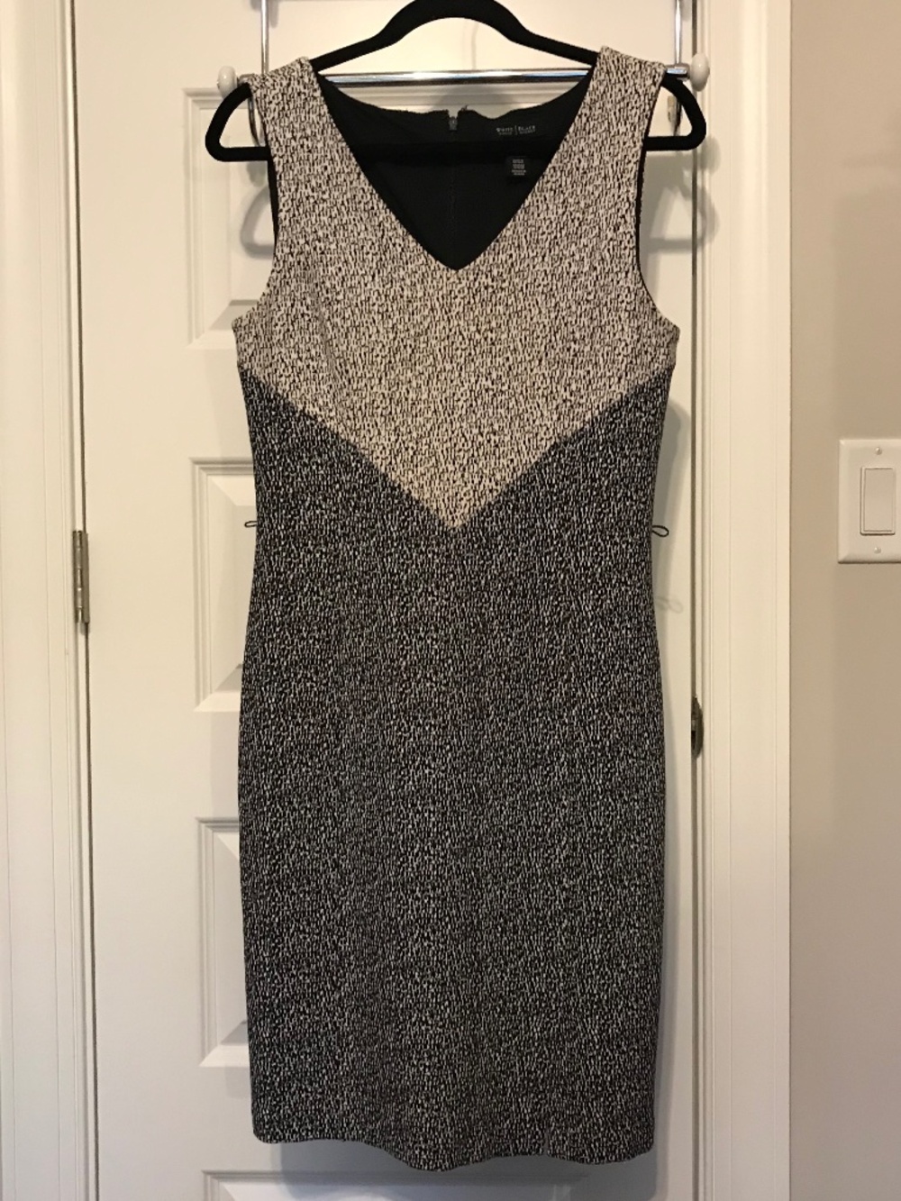 WHBM speckled gray & white (two-tone) sleeveless v-neck midi dress (8) (flaw)